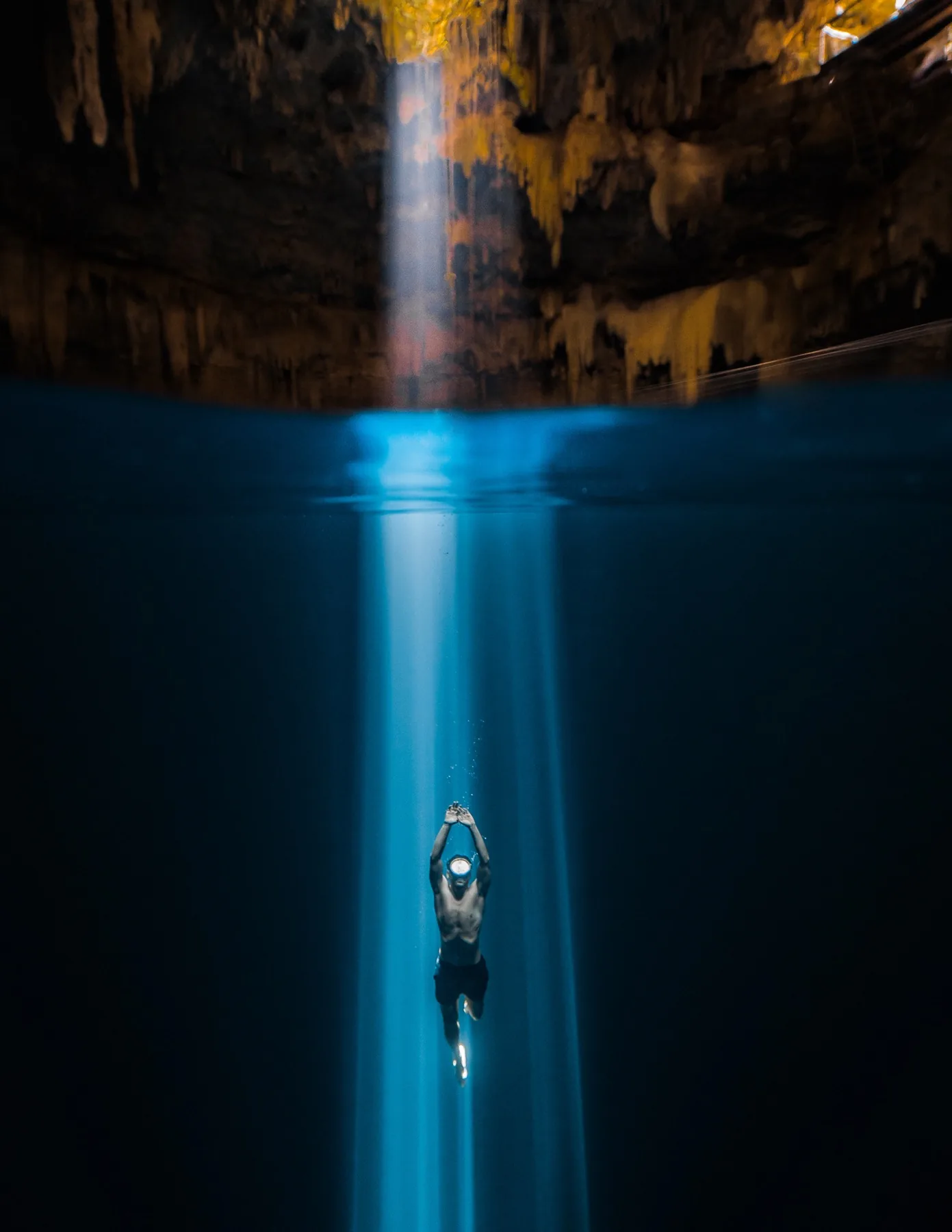 El rayo de luz de Cenote Chukum